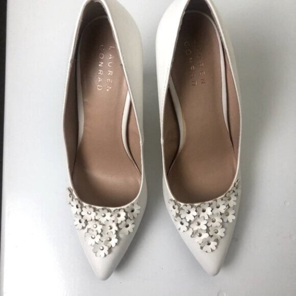 Lauren Conrad Women's White Petal Flowers High Heel Pumps  Size 9.5 M - Picture 2 of 11